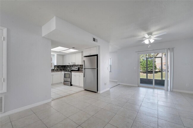 Photo - 9942 Turf Way