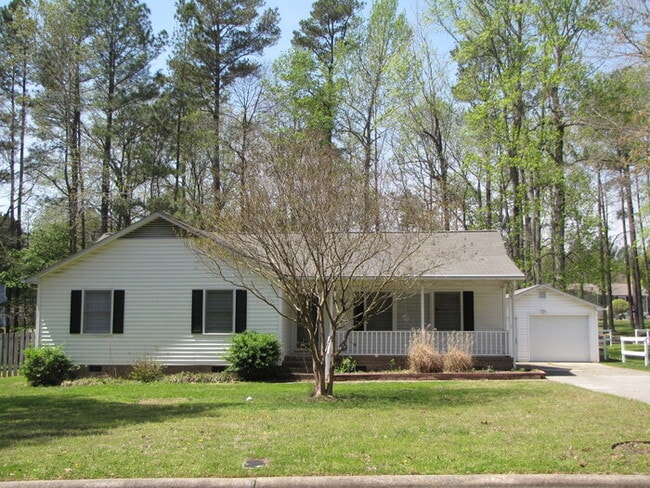 Building Photo - 513 Chivalry Dr