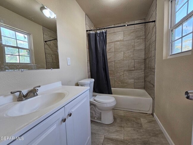 Photo - 6005 Tampa Ave