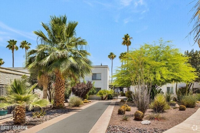 Building Photo - 8450 E Old Spanish Trail Rental