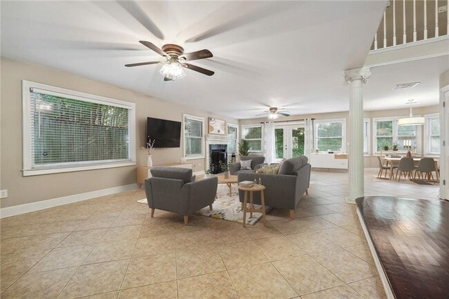 Photo - 515 Spring Gate Ln
