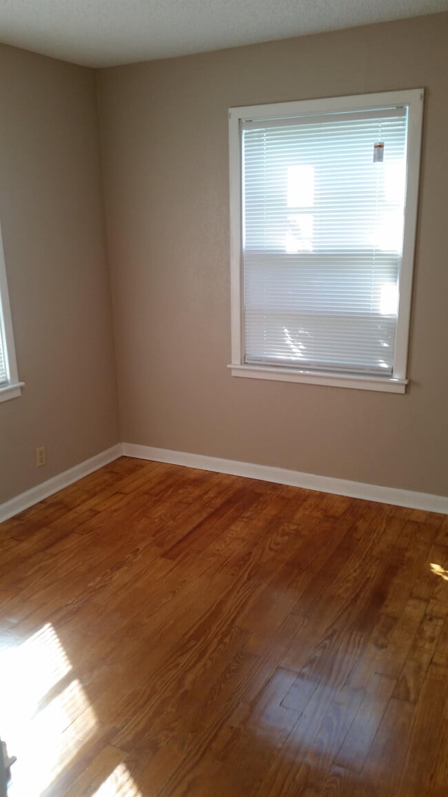 1141 NE Chester Ave Unit 1