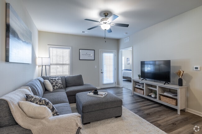 2BD, 2BA - 1,211SF - Living Room - Parkside Heights