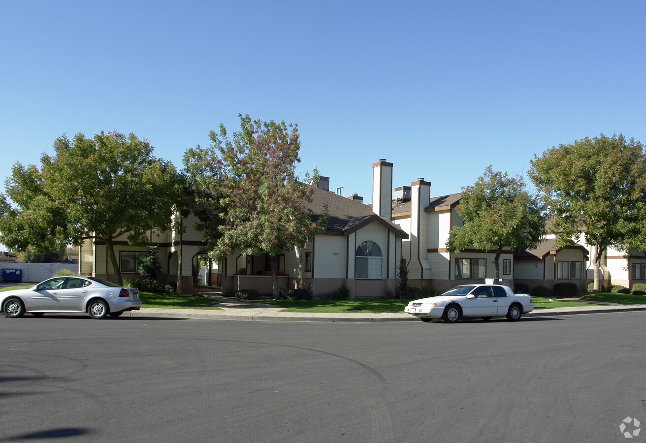 Photo - Brierwood Court Apartments