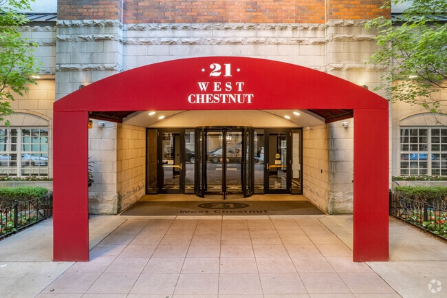 Photo - 21 W Chestnut St