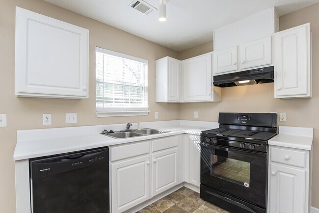 Photo - 1240 Chris Lake Dr