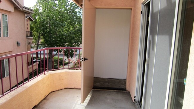 Photo - RANCHO BERNARDO - 2 BR RANCH BERNARDO CONDO WITH BEAUTIFUL VIEWS & RESORT STYLE AMENITIES Unit 220