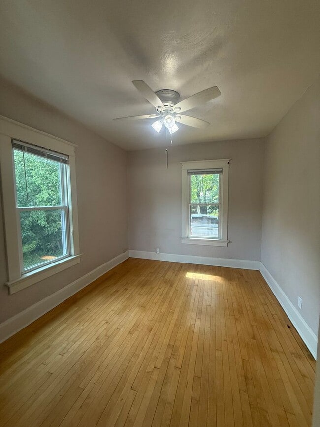 Photo - 1205 S Webster Ave Unit 1205 Webster Lower