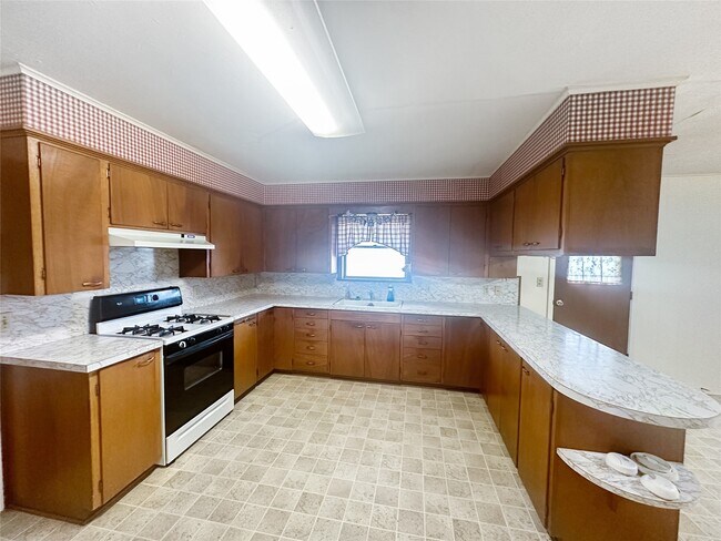 Photo - 516 W 14th St