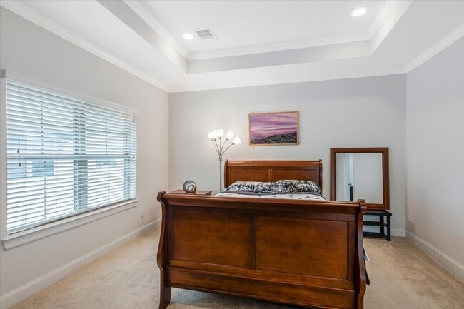 Photo - 8227 Cambridge St