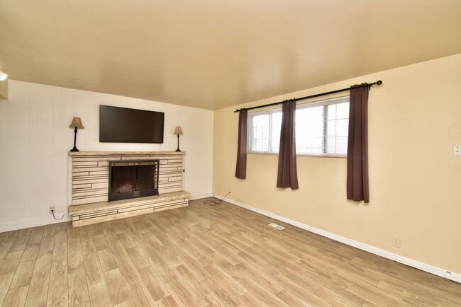 Photo - 7211 Ramanee Dr Unit B