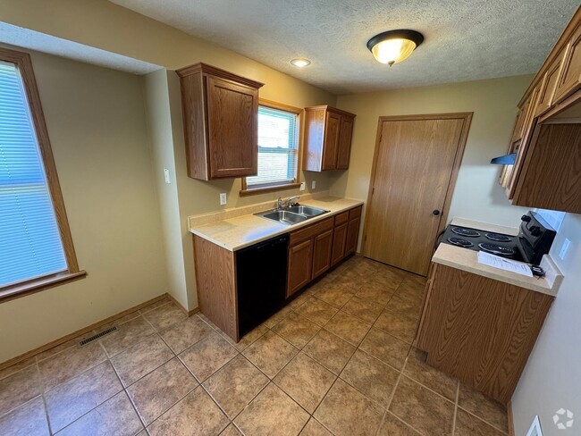 Building Photo - 3 bedroom 2 bath home in Willard School Di...