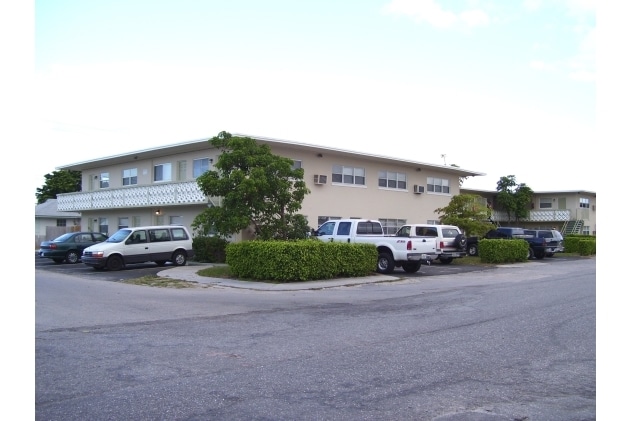 The Palms Apartments - The Palms Apartments