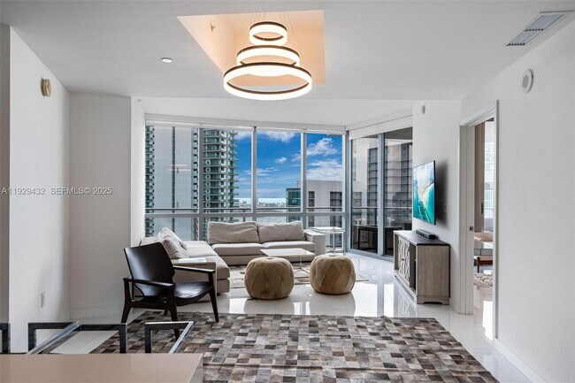 Photo - 851 NE 1st Ave Unidad 4603