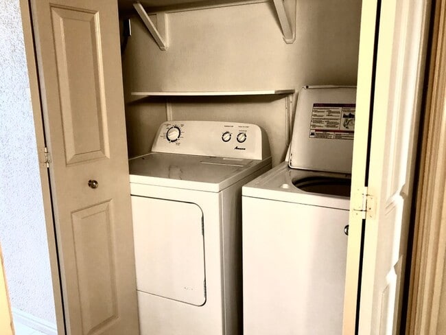 Photo - 333 W 200 N