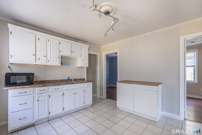 Photo - 793 Brewster St Unit 2nd Floor
