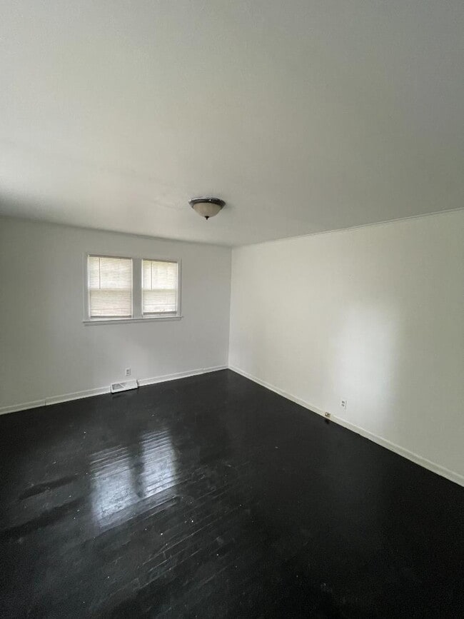 Building Photo - 1710 State St Rental