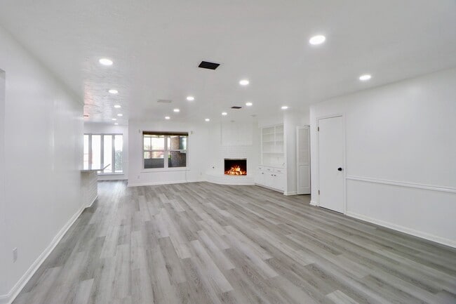 Photo - 9807 Braewick Dr