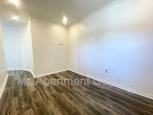 Photo - 44 Victoria Ave S Unit 306
