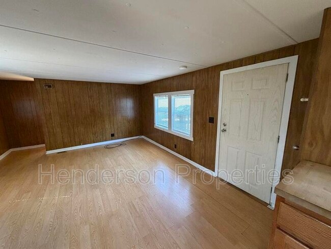 Photo - 733 Indian Hill Rd