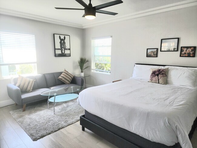 Photo - 1421 S Curson Ave