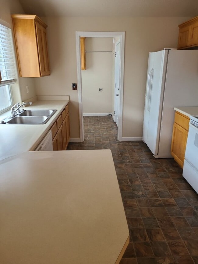 Photo - Spacious 3 Bed, 2 Bath Home on a Corner Lot in Southwest Medford
