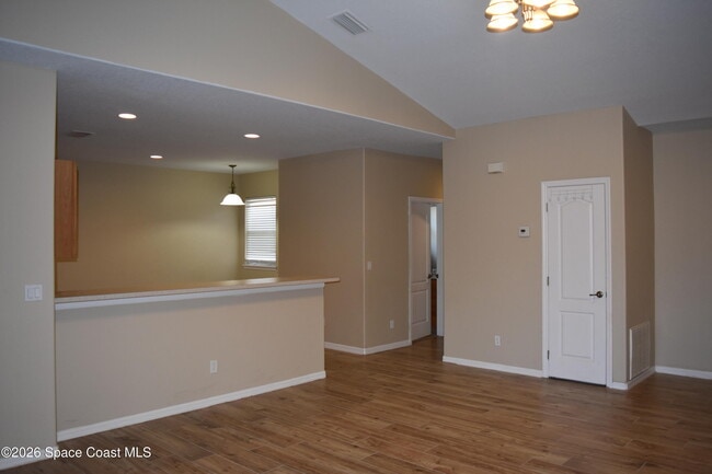 Photo - 1040 Venetian Dr