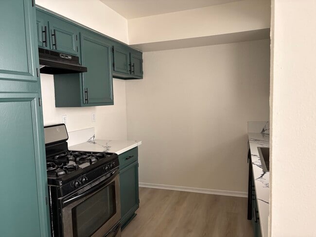 Photo - 550 E Providencia Ave Unit C