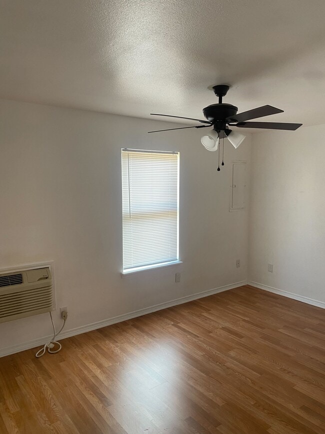 Photo - Welcome to Flat Rock Creek Apartments - Wh...