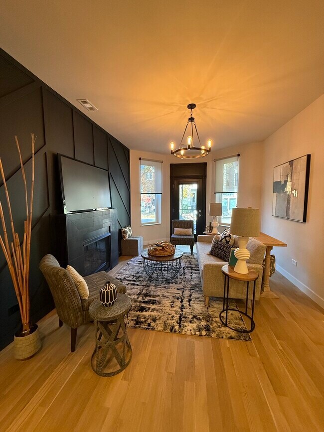 Photo - 1015 N California Ave