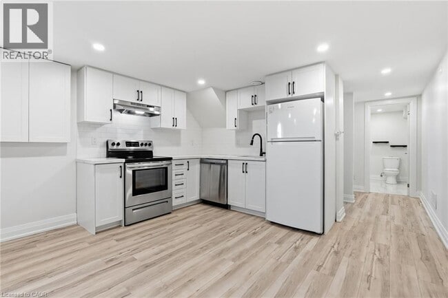 Photo - 28 Leduc St