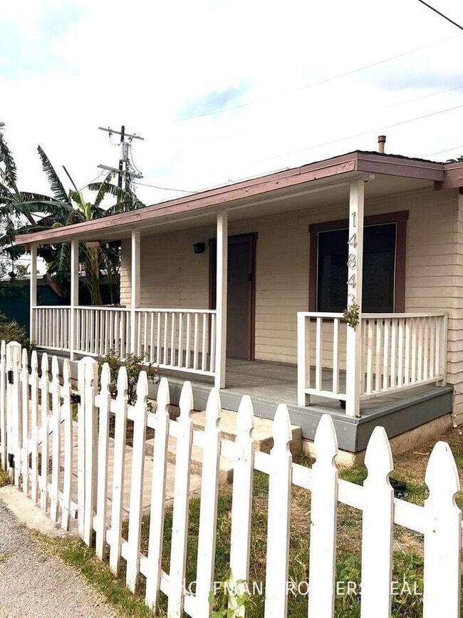 Photo - 14843 Sylvan St Unidad 14843.5