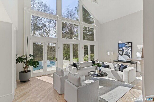 Photo - 32 Buttonball Ln