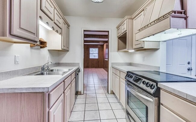 Photo - 1802 Anderson St