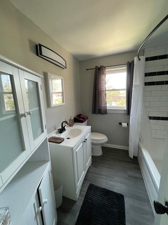 Photo - 6713 W Dixon St Unit Furnished Upper