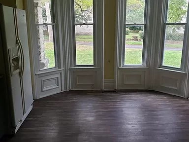 Photo - 243 W Locust St Unidad 1