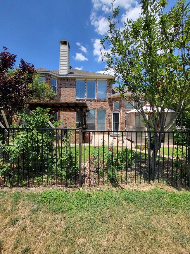 Photo - 2418 Watercrest Dr
