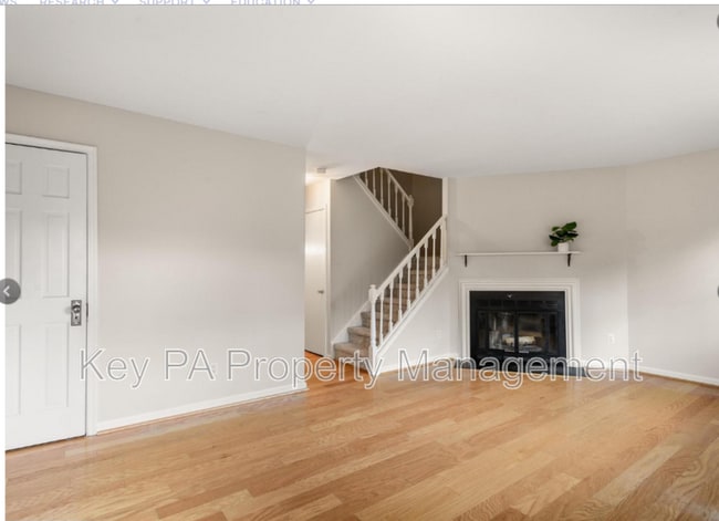 Photo - 517 S Coventry Ln