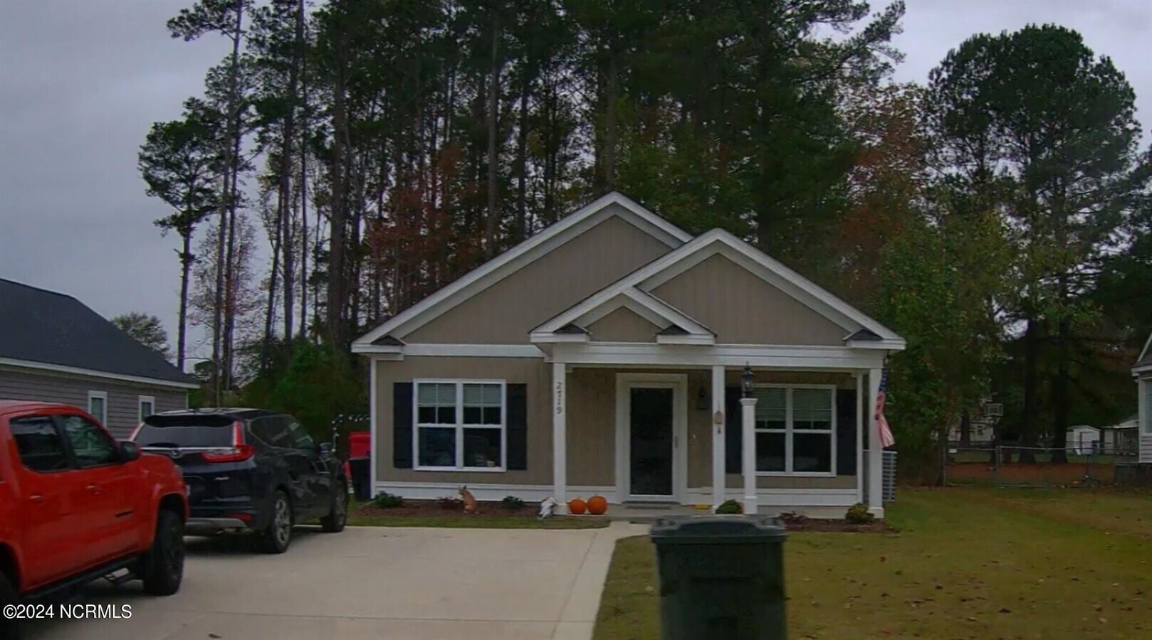 Photo - 2719 Buckingham Rd NW