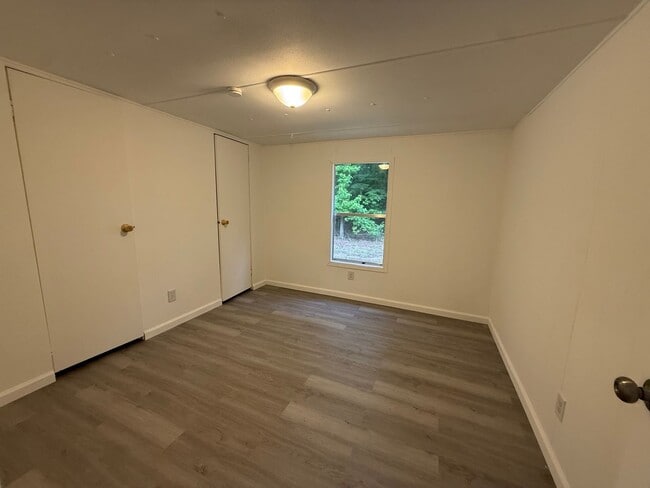 Photo - 3 Bedrooms, 1.5 Bathroom - Mobile home in Armuchee!