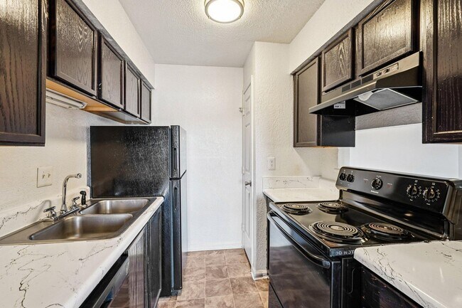 Photo - N44 Sharonridge Apartments
