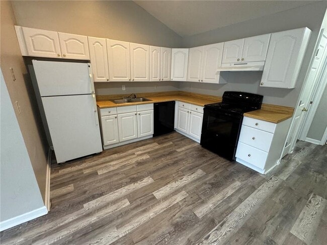 Photo - 211 Mineral Springs Rd N