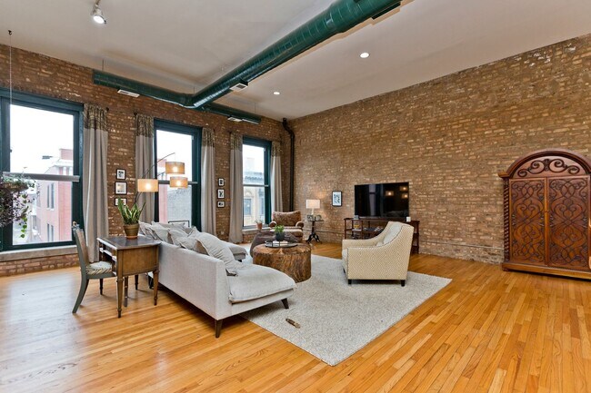 Photo - 1470 N Milwaukee Ave Unit 3