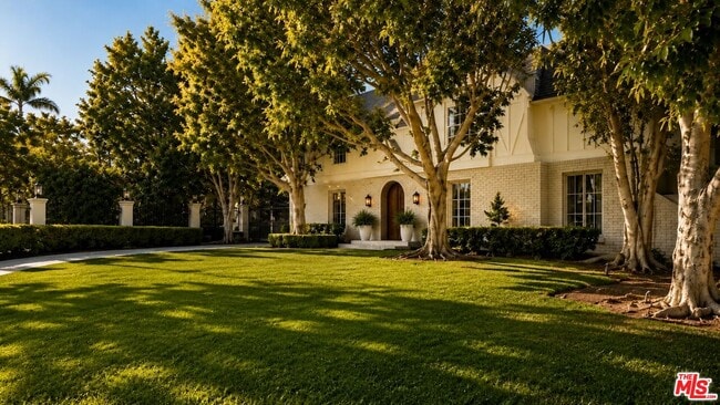 Photo - 612 N Bedford Dr