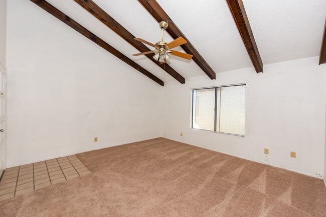 Photo - 514 W 37th St