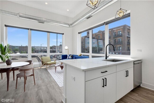 Building Photo - 4731-1 North Western Avenue, Chicago, IL 6... Unit 205 Rental