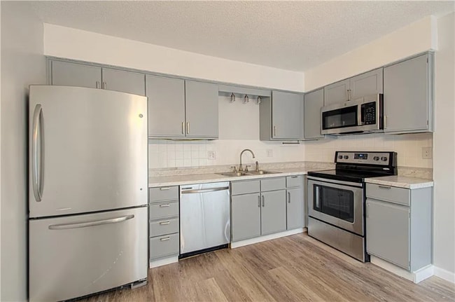 Photo - 9009 E 85th Terrace