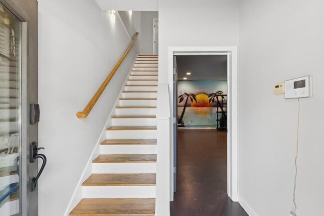 Photo - 238 Walker St SW