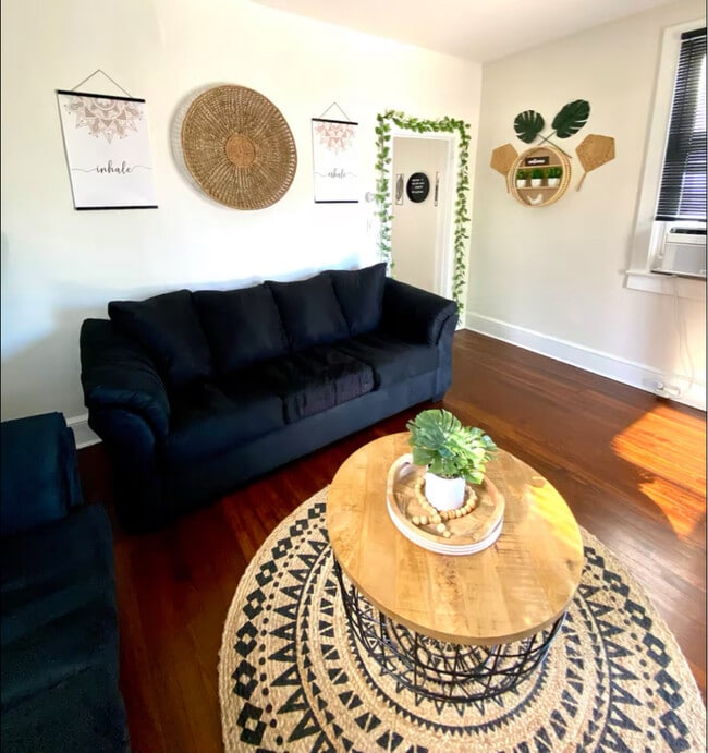 Photo - 1309 Bangs Ave