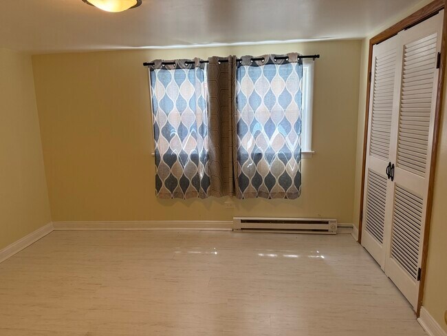 5743 S Kenton Ave Unit 1S